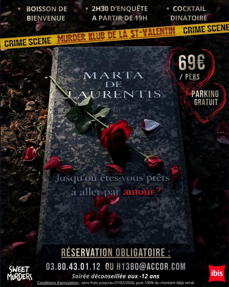 deux jeunes personnes, mangeant au klub